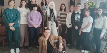 "Вершы ў двары"